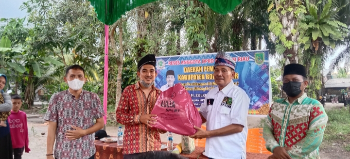 BRCN TPTM Mendapat Bantuan Baju Dari Zulkifli Indra SH.Anggota DPRD Provinsi Riau