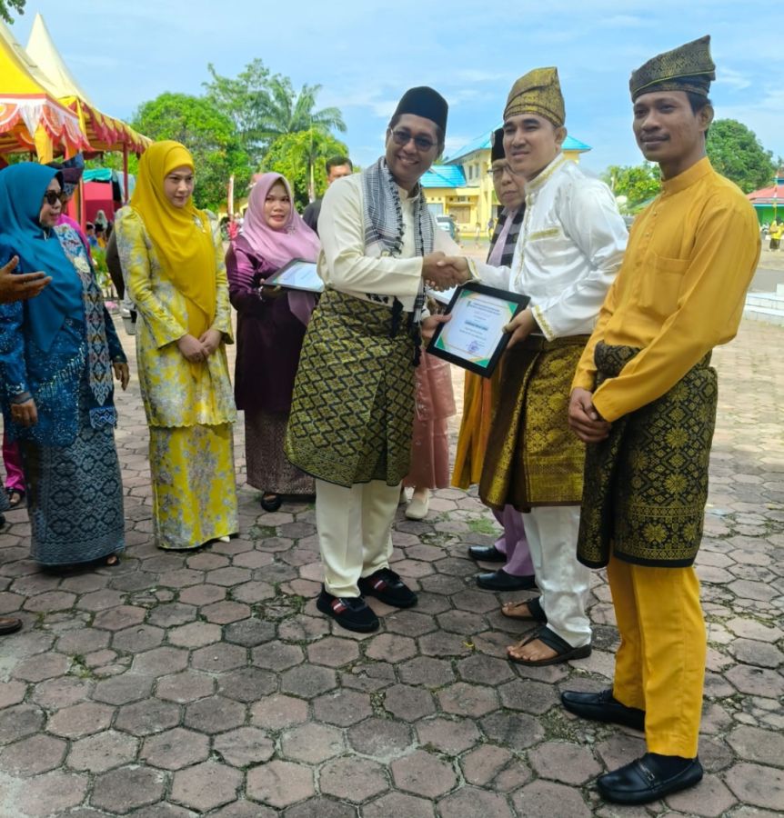 Lembaga Tepak Sirih Terima Penghargaan Sebagai Penggiat Seni Kecamatan TPTM 