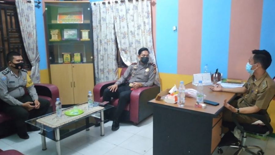 Polsek TPTM Bersilaturahmi Di Kepenghuluan Labuhan Papan Mengajak Mensukseskan Vaksinasi Covid19
